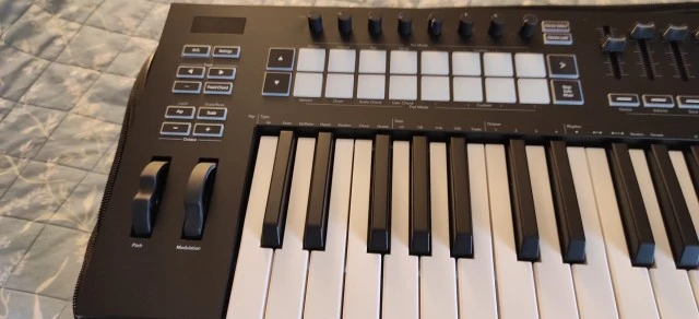 Novation Launchkey 49 MK3