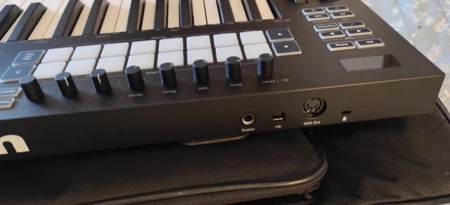 Novation Launchkey 49 MK3