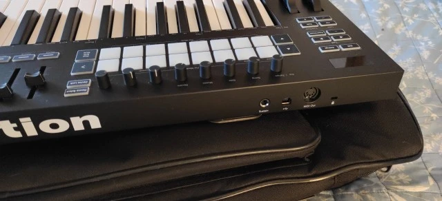 Novation Launchkey 49 MK3