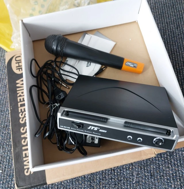 JTS US-8010D Uhf — Ασύρματο Μικρόφωνο Χειρός