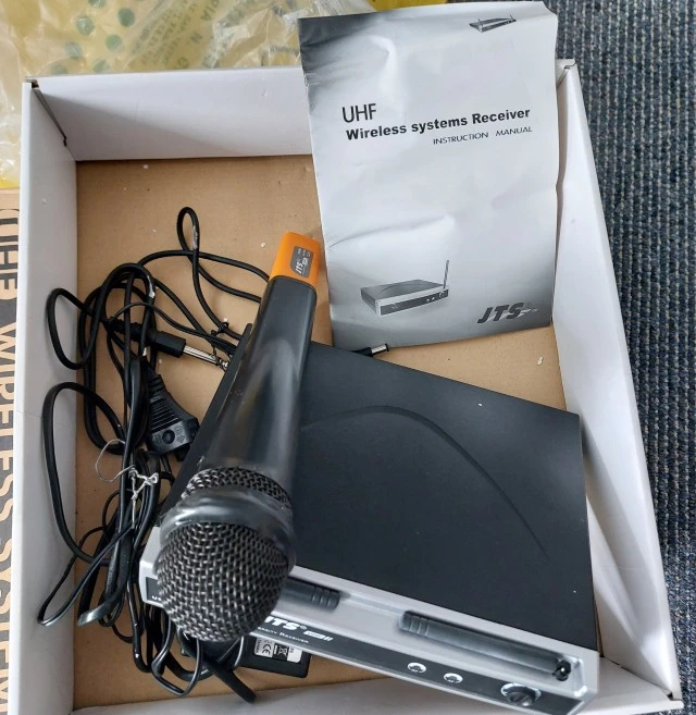 JTS US-8010D Uhf — Ασύρματο Μικρόφωνο Χειρός