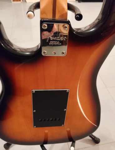Fender American Stratocaster HSS (2006-2007) Made in USA-Sunburst