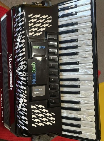 Music Tech Dual Link Digital Box (Piano Version)