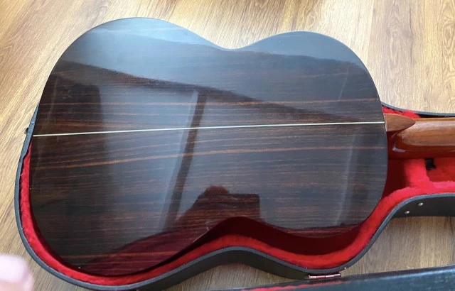 Morris Classical Guitar με σκληρή θήκη