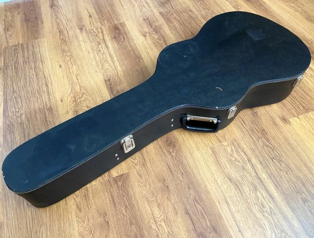 Morris Classical Guitar με σκληρή θήκη