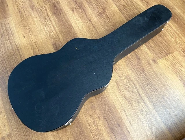 Morris Classical Guitar με σκληρή θήκη