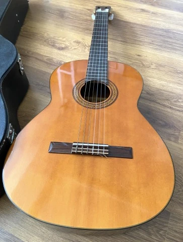 Morris Classical Guitar με σκληρή θήκη