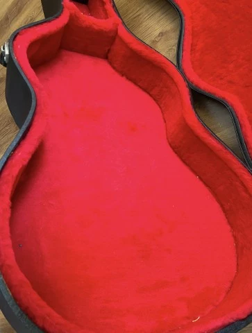Morris Classical Guitar με σκληρή θήκη