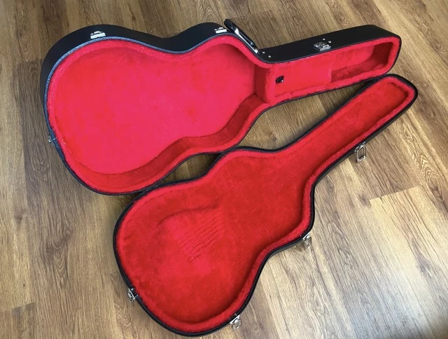 Morris Classical Guitar με σκληρή θήκη