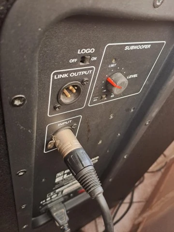 Electro-Voice ELX118P