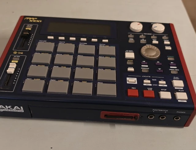 Akai MPC1000