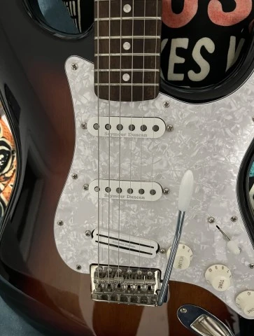 Fender Squier Classic Vibe Stratocaster με μαγνήτες Seymour Duncan
