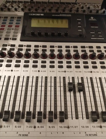 Behringer DDX3216