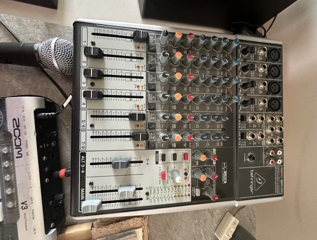 Behringer XENYX 1204 USB