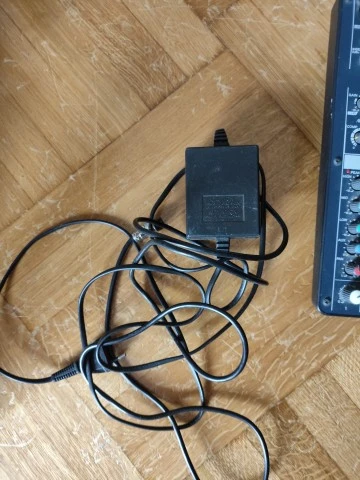 αναλογικός μίκτης Yamaha MG102
