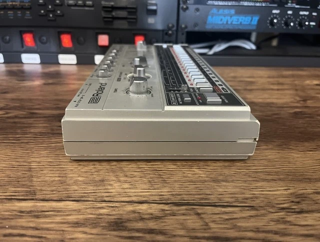 Roland TR-606