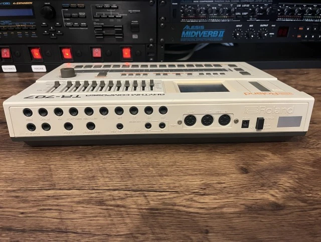 Roland TR-707