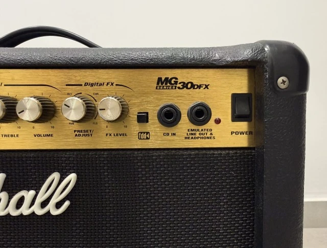 Marshall MG30DFX AMP