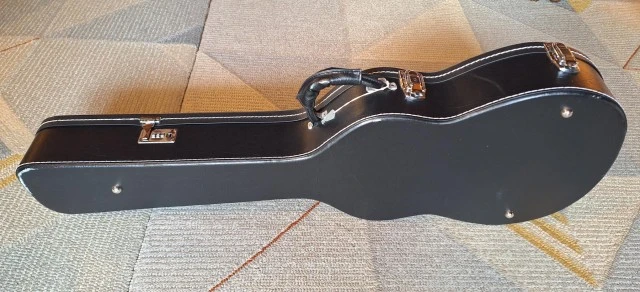 Σκληρή Θήκη Βαλίτσα (Hardcase) για κιθάρες τύπου Les Paul