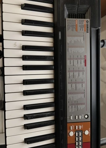 Yamaha PSR-F50