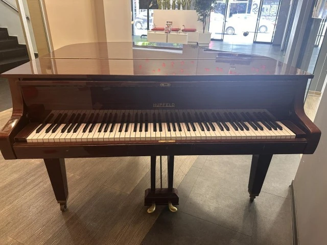 Hupfeld 135 Baby Grand Piano