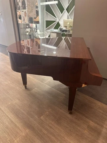 Hupfeld 135 Baby Grand Piano