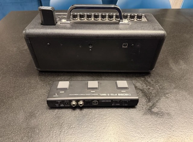 Boss Katana Air + FS-1-WL Footswitch