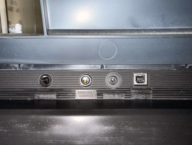 Αρμόνιο Yamaha PSR-E373