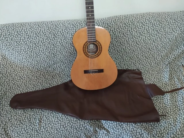 Melody Guitars 325 Model 80's Classical Acoustic 1980