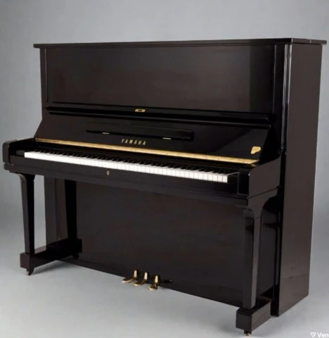 Yamaha U3