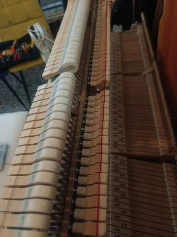 Yamaha U3