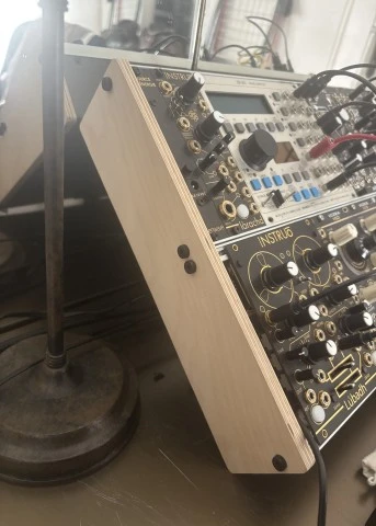 Eowave Source d´energie Eurorack Case 6U FLAT 84HP mk2