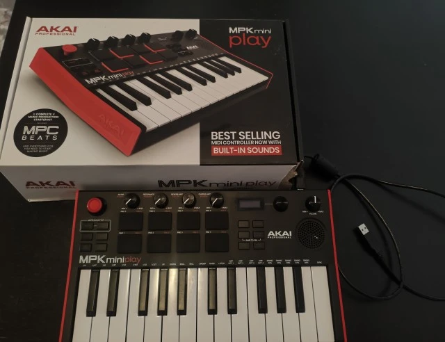 Akai Professional MPK Mini Play