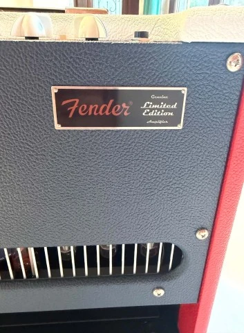 Fender Blues Junior Colour Trio