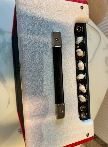 Fender Blues Junior Colour Trio