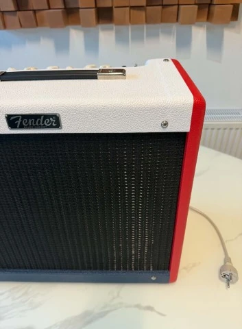 Fender Blues Junior Colour Trio