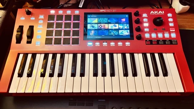 Akai MPC Keys 37
