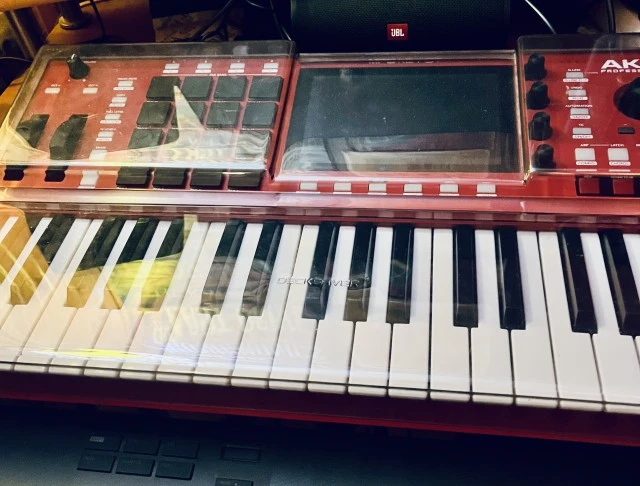 Akai MPC Keys 37