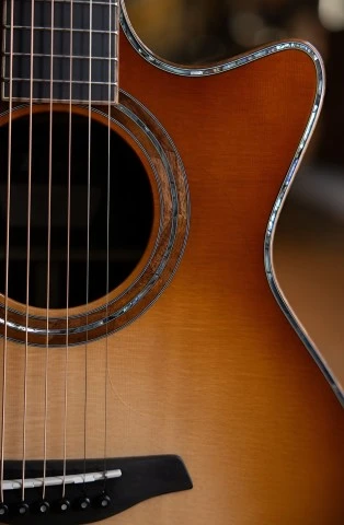 Furch Rainbow GC-SZ Sitka Top Ziricote B+S CNR a Anthem (actual guitar in pictur