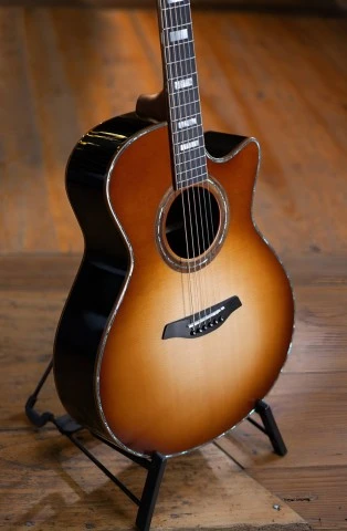 Furch Rainbow GC-SZ Sitka Top Ziricote B+S CNR a Anthem (actual guitar in pictur