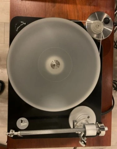 Clearaudio Performance (with Satisfy Carbon tonearm)
