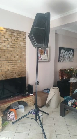 Δύο ζευγάρια JBL Eon