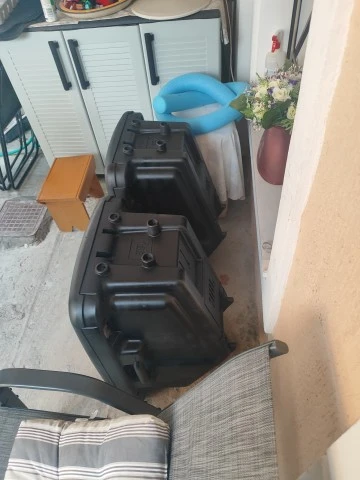 Δύο ζευγάρια JBL Eon