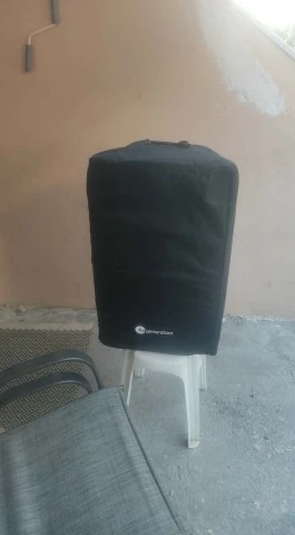 Δύο ζευγάρια JBL Eon