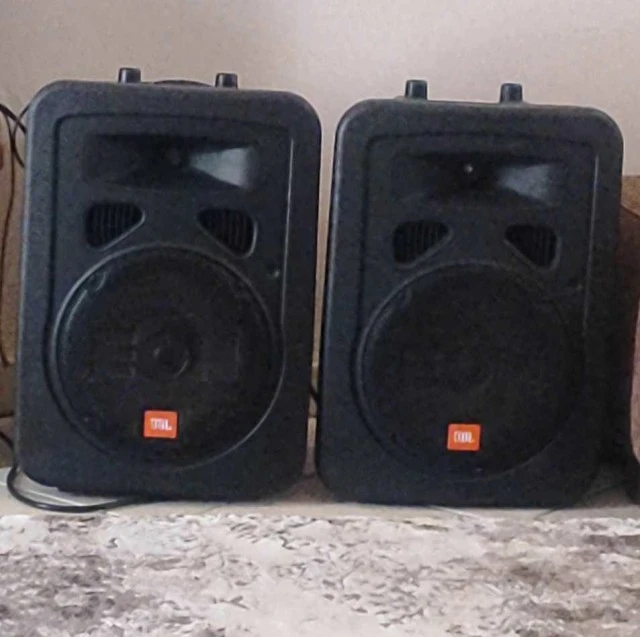 Δύο ζευγάρια JBL Eon