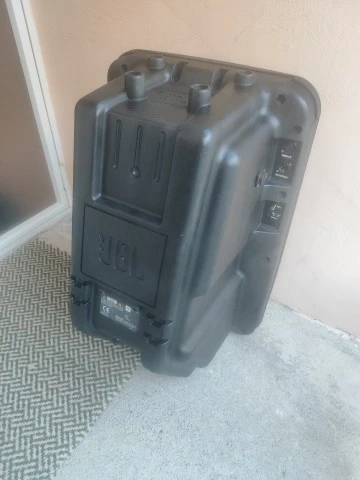 Δύο ζευγάρια JBL Eon