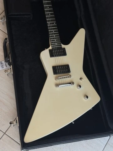 Epiphone ’84 Explorer EX – James Hetfield “So What” Inspired