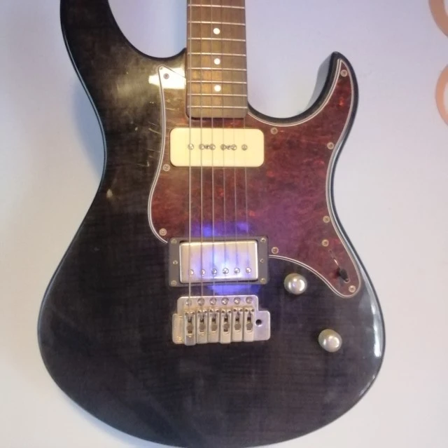 Yamaha Pacifica 611VFM