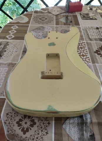 Stratocaster Body Light Mahogany 1,610 Kg