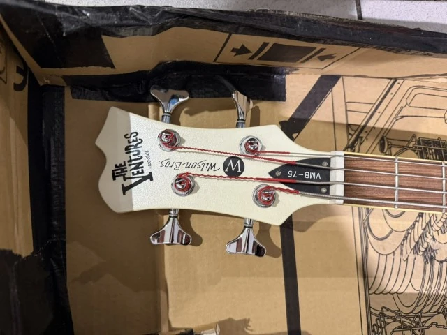 Wilson Bros. "The Ventures Model" VMB-75 (korea)